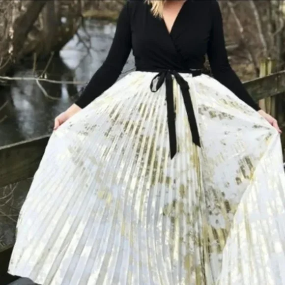 LuLaRoe | Dresses | Lularoe Elegant Pleated Black And Gold Dress Sz Large |  Poshmark